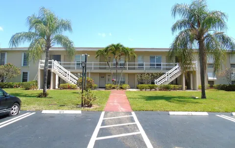 309 Circle Drive S #204