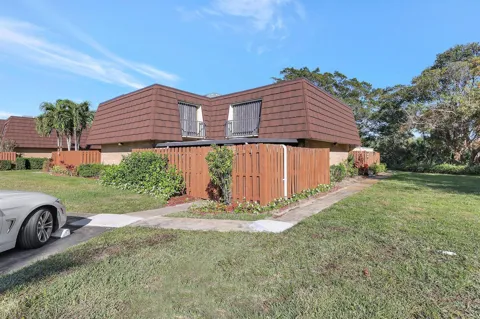 5852 SE Riverboat Drive #321