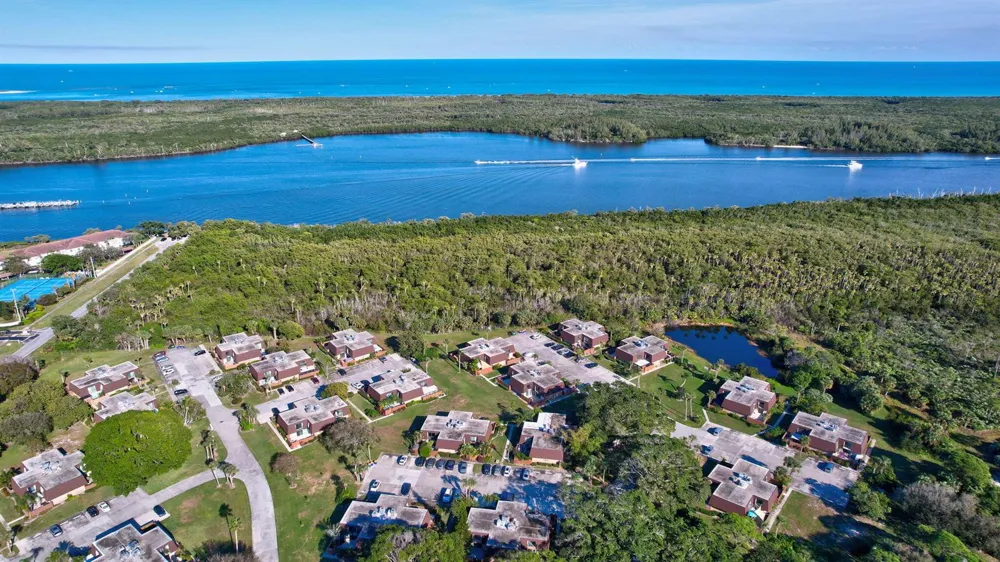 5852 SE Riverboat Drive #321 Stuart, FL 34997