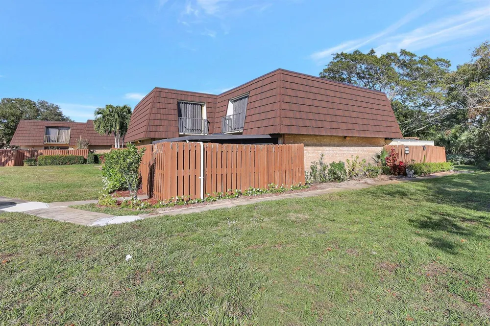 5852 SE Riverboat Drive #321 Stuart, FL 34997
