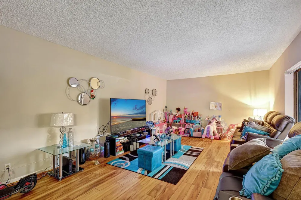 5852 SE Riverboat Drive #321 Stuart, FL 34997