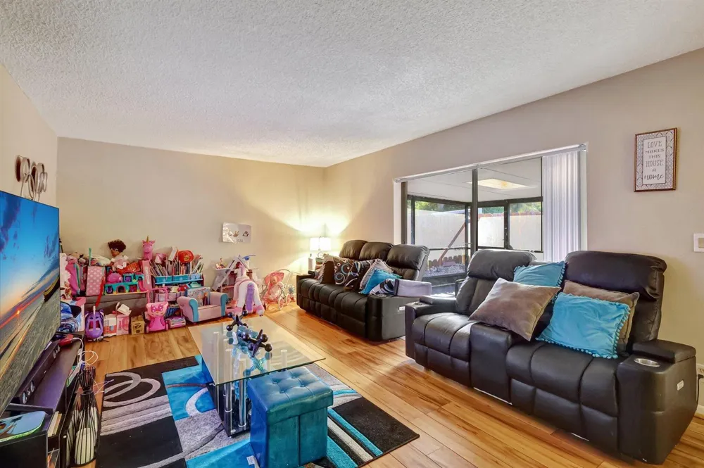 5852 SE Riverboat Drive #321 Stuart, FL 34997