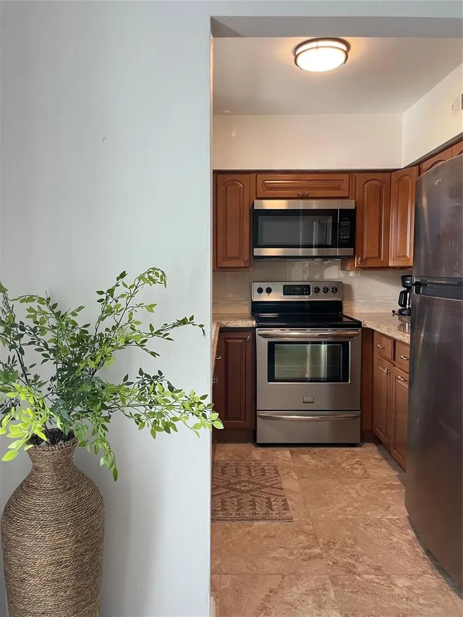 2708 NE 14th Street Causeway #2 Pompano Beach, FL 33062