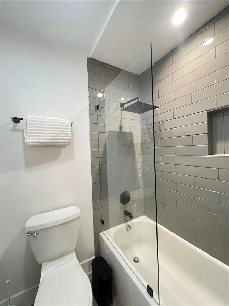 2708 NE 14th Street Causeway #2 Pompano Beach, FL 33062