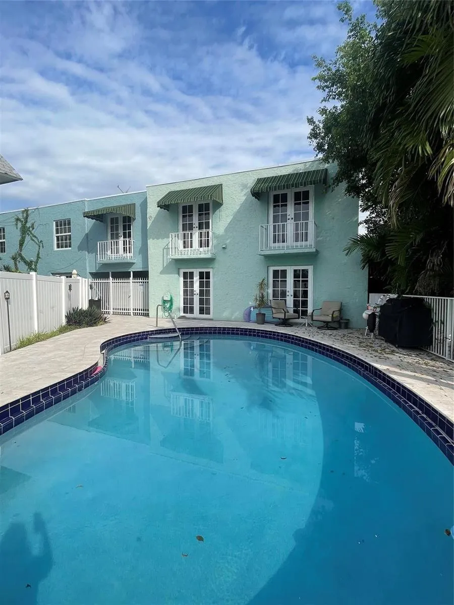 2708 NE 14th Street Causeway #2 Pompano Beach, FL 33062