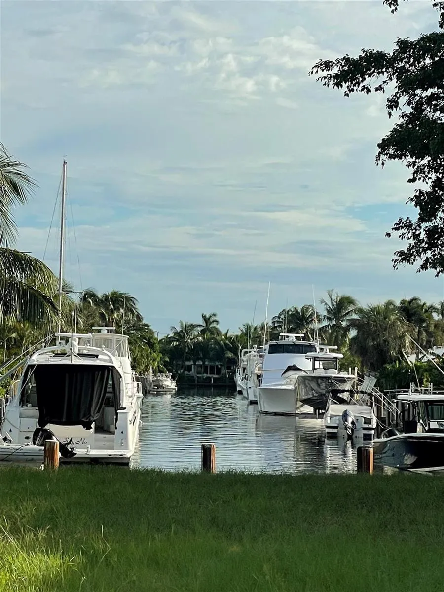 2708 NE 14th Street Causeway #2 Pompano Beach, FL 33062