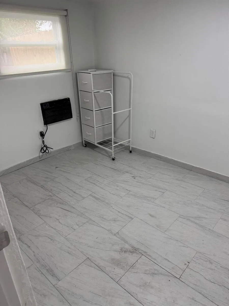 6963 SW 19th Street North Lauderdale, FL 33068