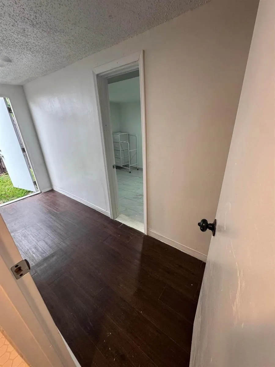 6963 SW 19th Street North Lauderdale, FL 33068