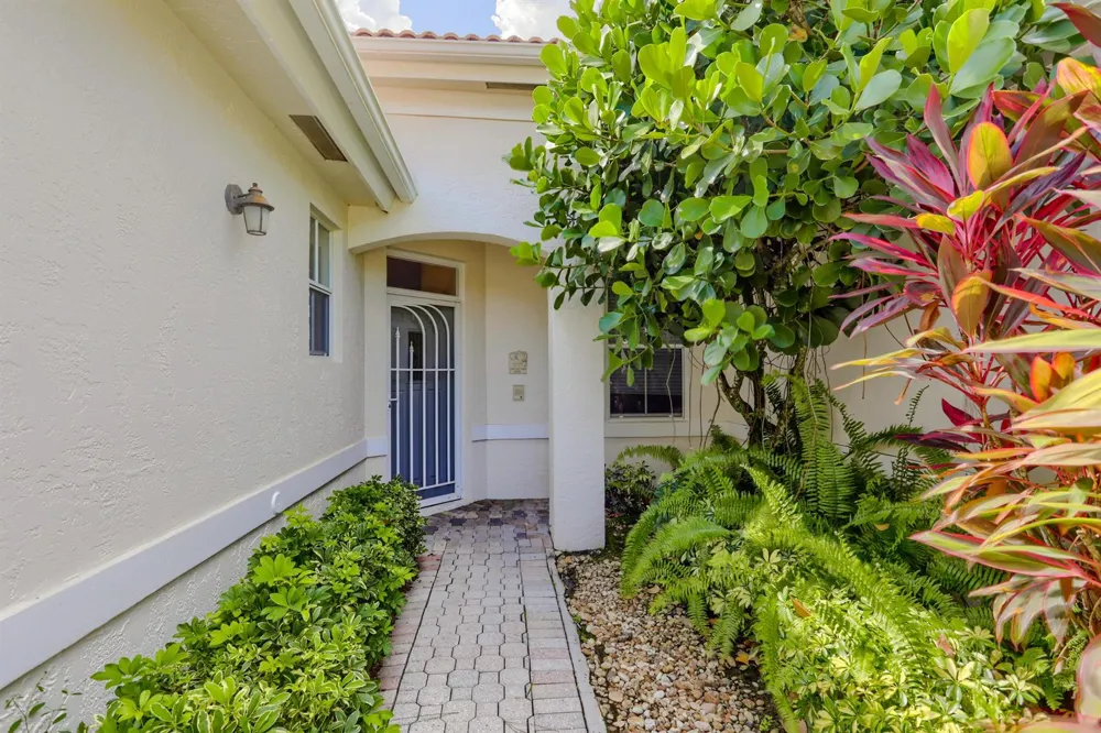 8193 Sandpiper Way West Palm Beach, FL 33412