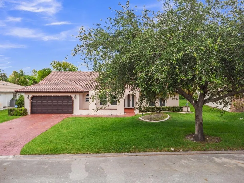 895 NW 110th Lane Coral Springs, FL 33071