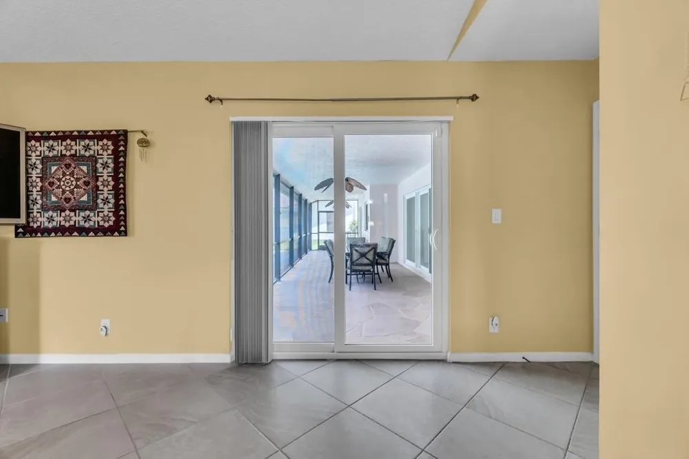 895 NW 110th Lane Coral Springs, FL 33071