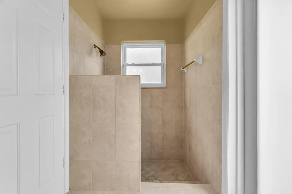 895 NW 110th Lane Coral Springs, FL 33071