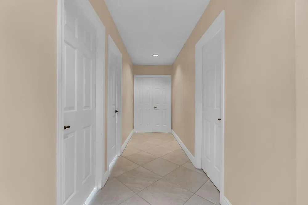 895 NW 110th Lane Coral Springs, FL 33071