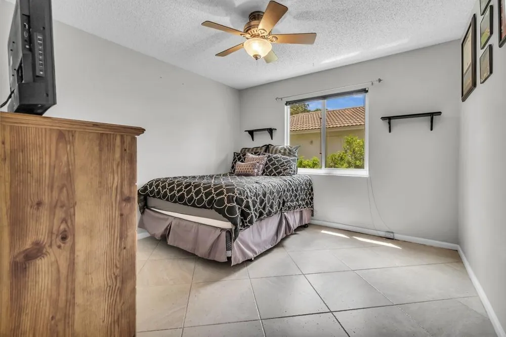 895 NW 110th Lane Coral Springs, FL 33071
