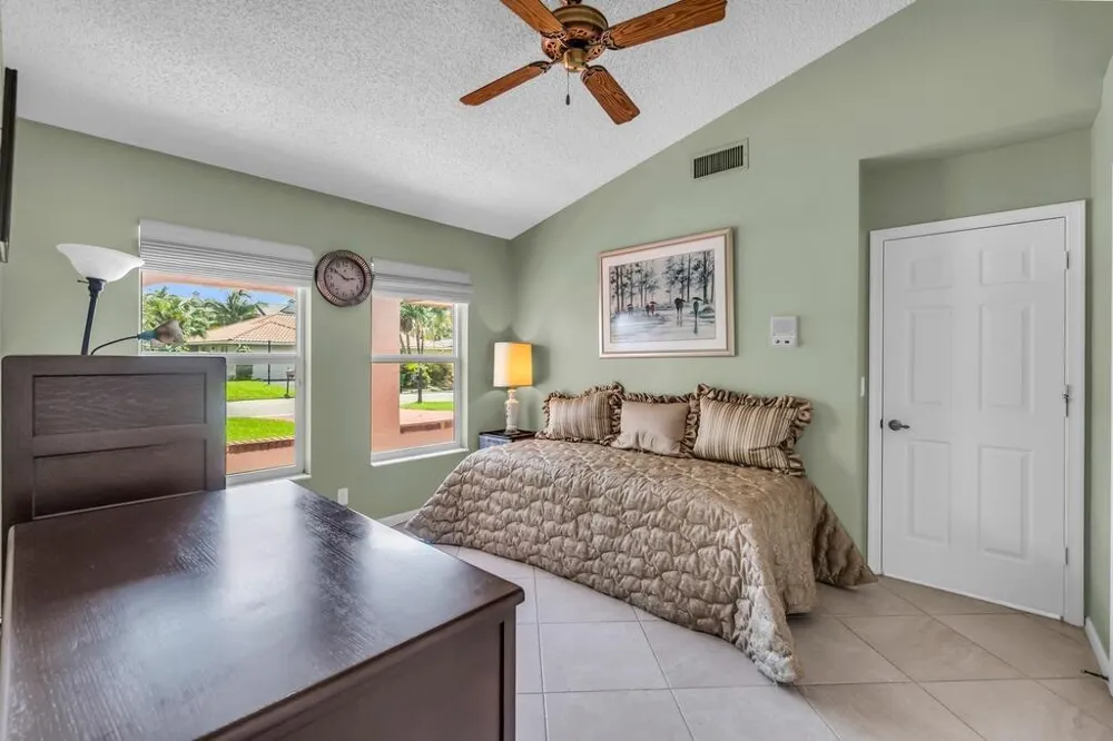 895 NW 110th Lane Coral Springs, FL 33071