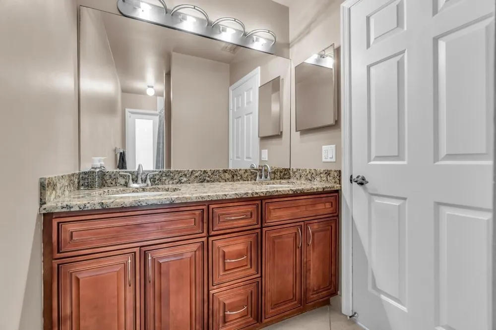895 NW 110th Lane Coral Springs, FL 33071