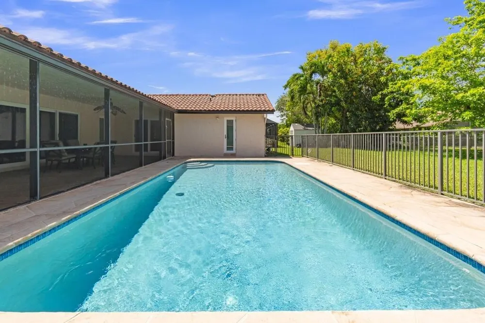 895 NW 110th Lane Coral Springs, FL 33071