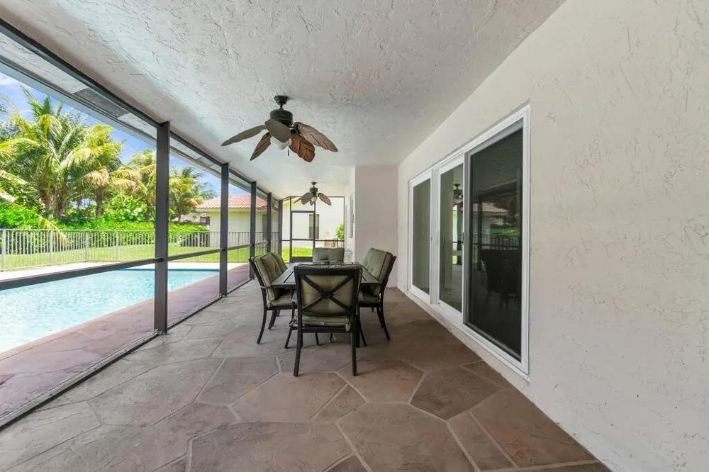 895 NW 110th Lane Coral Springs, FL 33071