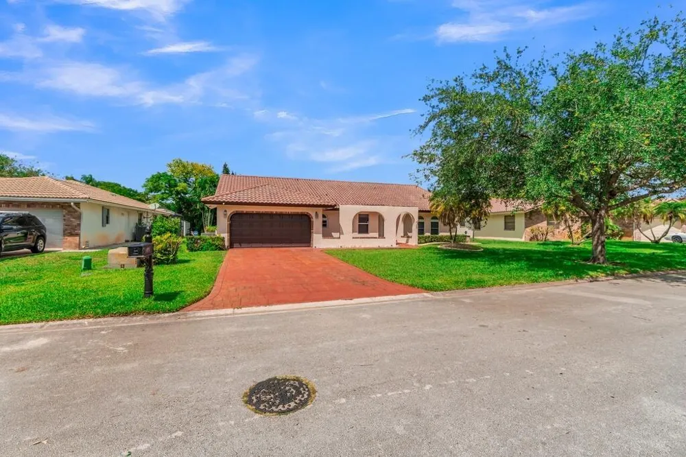 895 NW 110th Lane Coral Springs, FL 33071