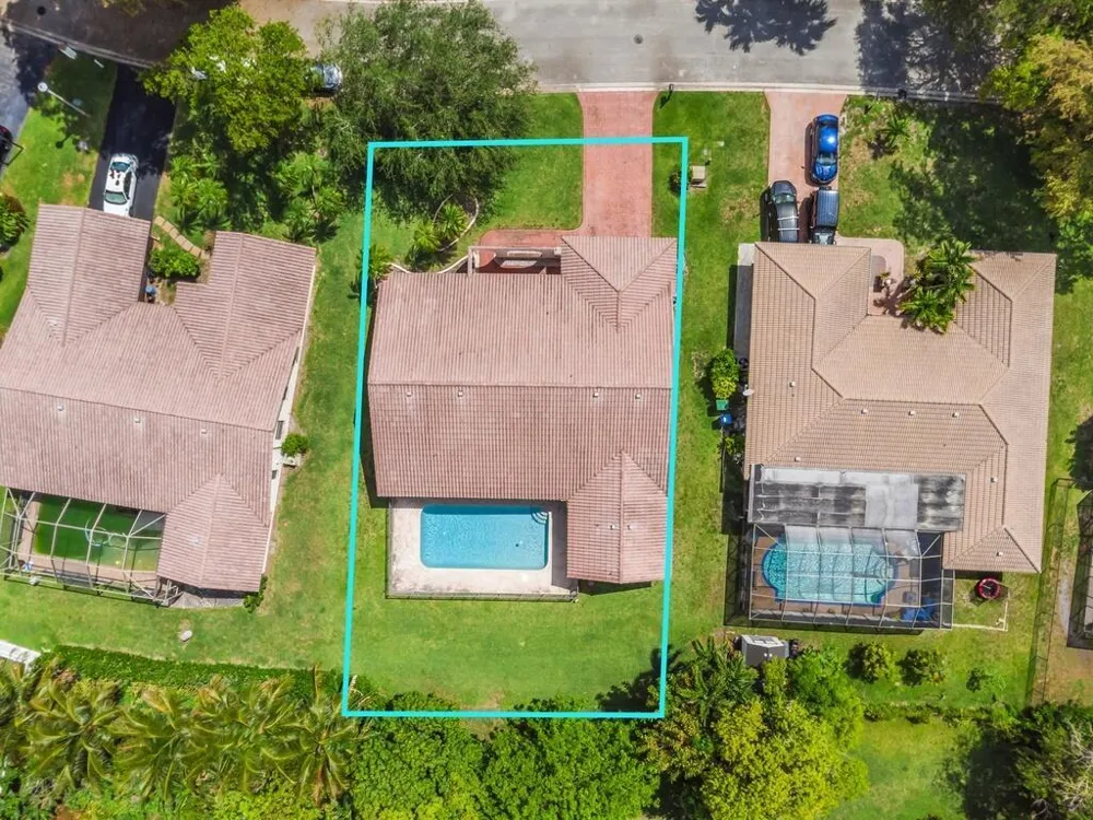 895 NW 110th Lane Coral Springs, FL 33071