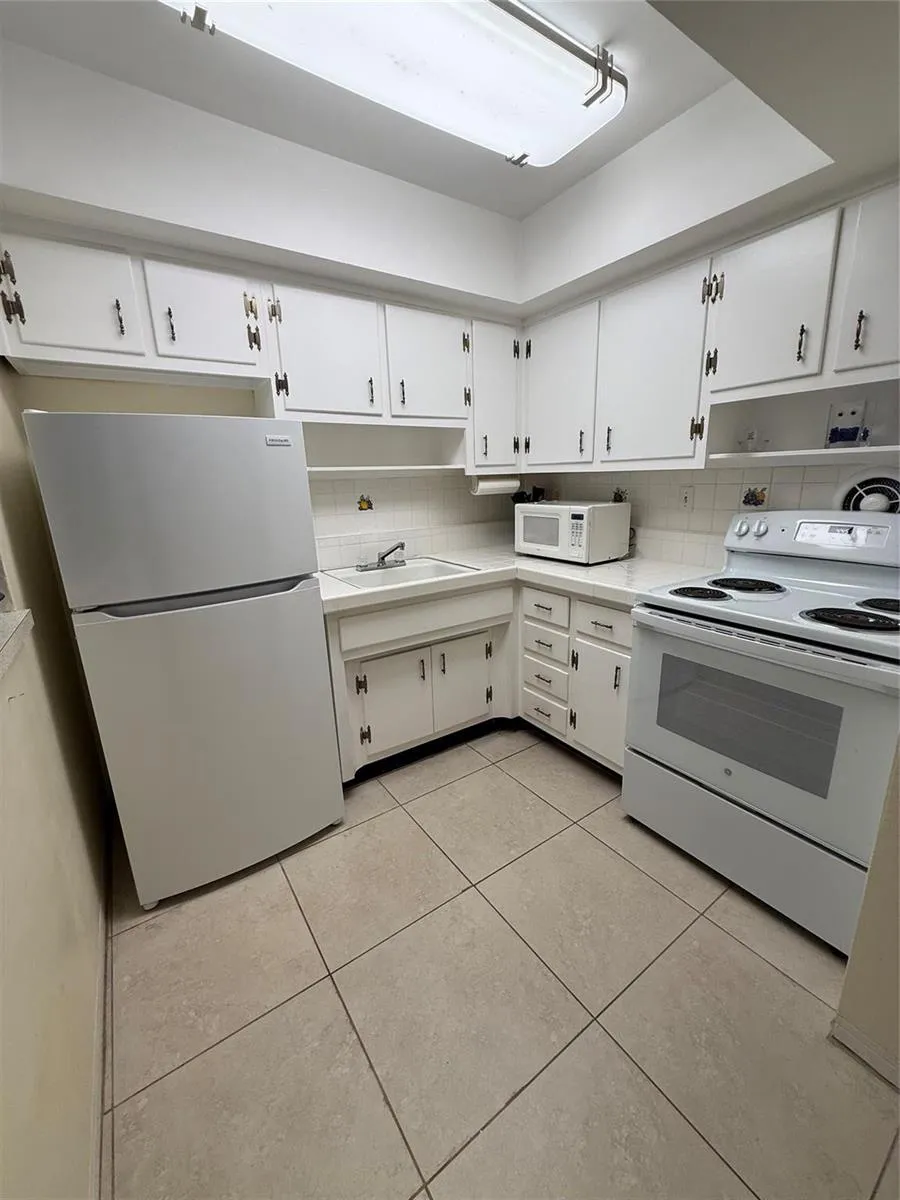 2841 NE 32nd Street #2 Fort Lauderdale, FL 33306