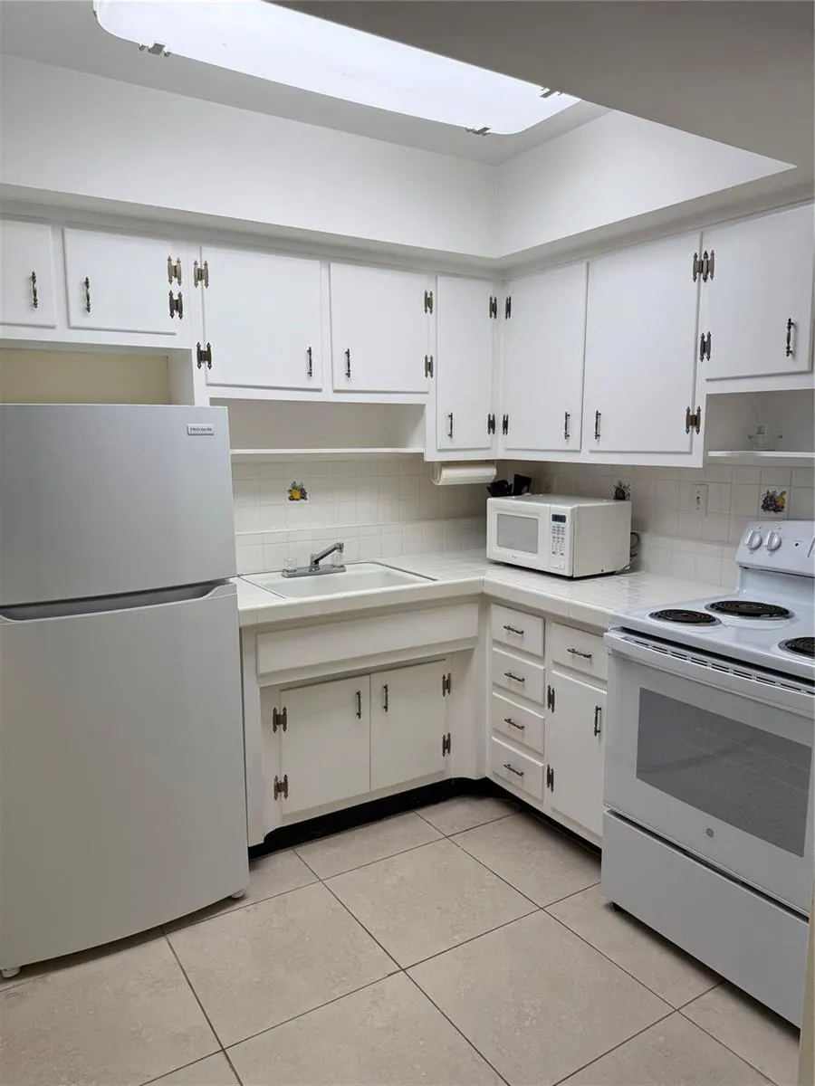 2841 NE 32nd Street #2 Fort Lauderdale, FL 33306