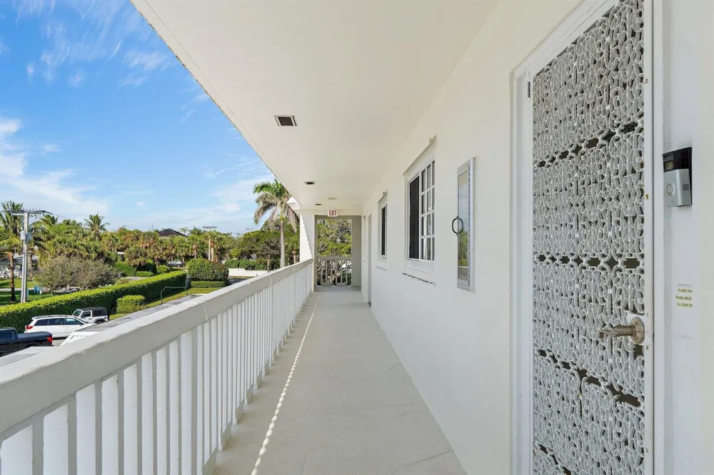 100 Waterway Road #E305 Tequesta, FL 33469