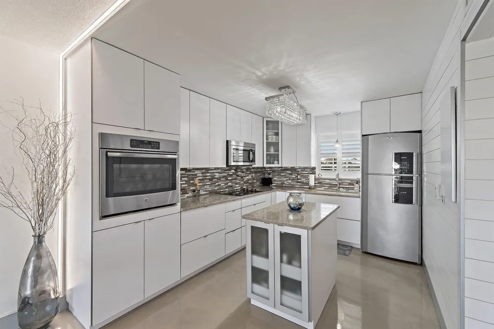 100 Waterway Road #E305 Tequesta, FL 33469