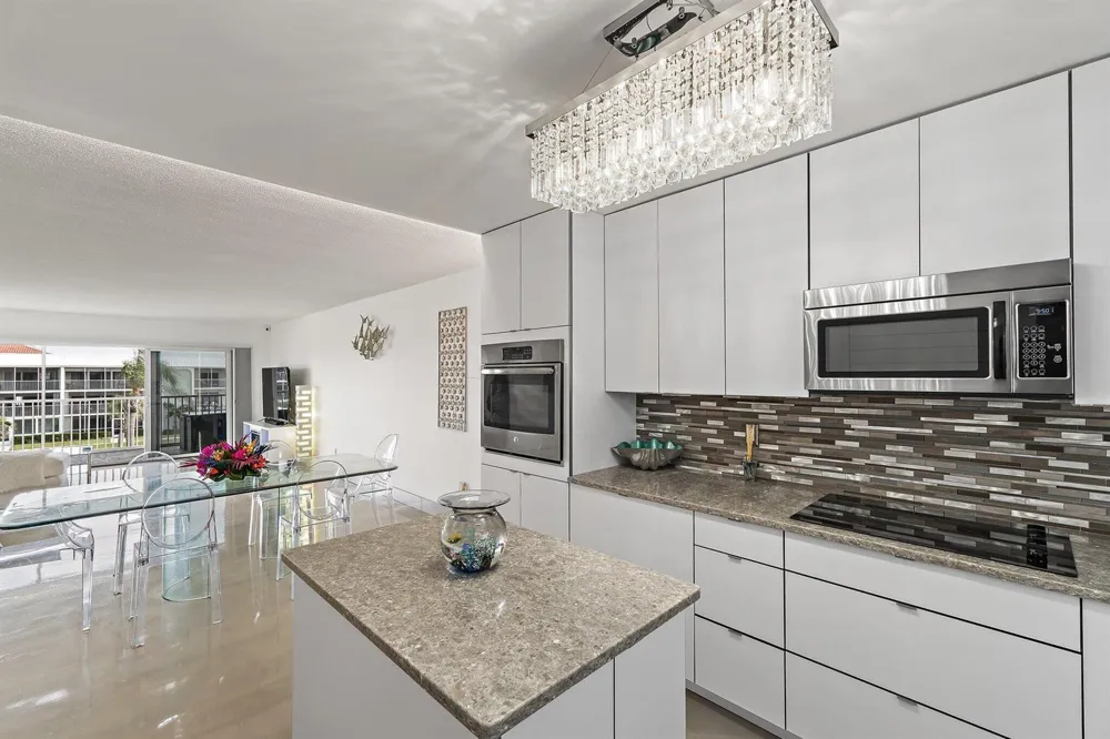 100 Waterway Road #E305 Tequesta, FL 33469
