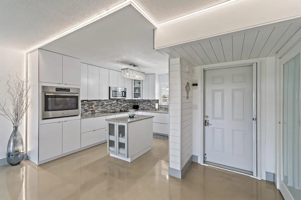 100 Waterway Road #E305 Tequesta, FL 33469