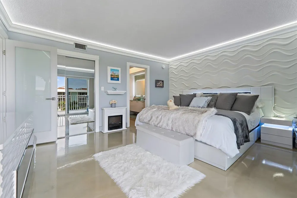 100 Waterway Road #E305 Tequesta, FL 33469