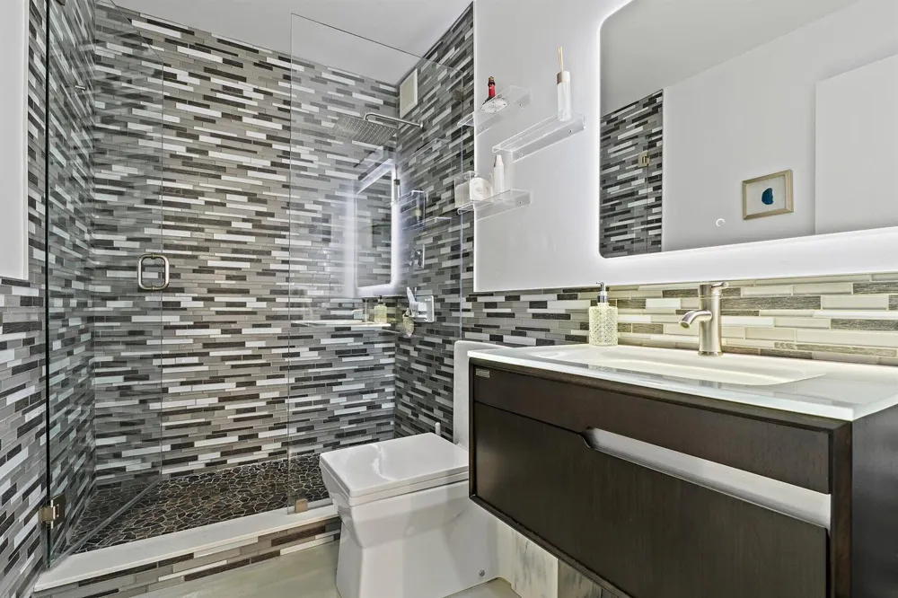 100 Waterway Road #E305 Tequesta, FL 33469