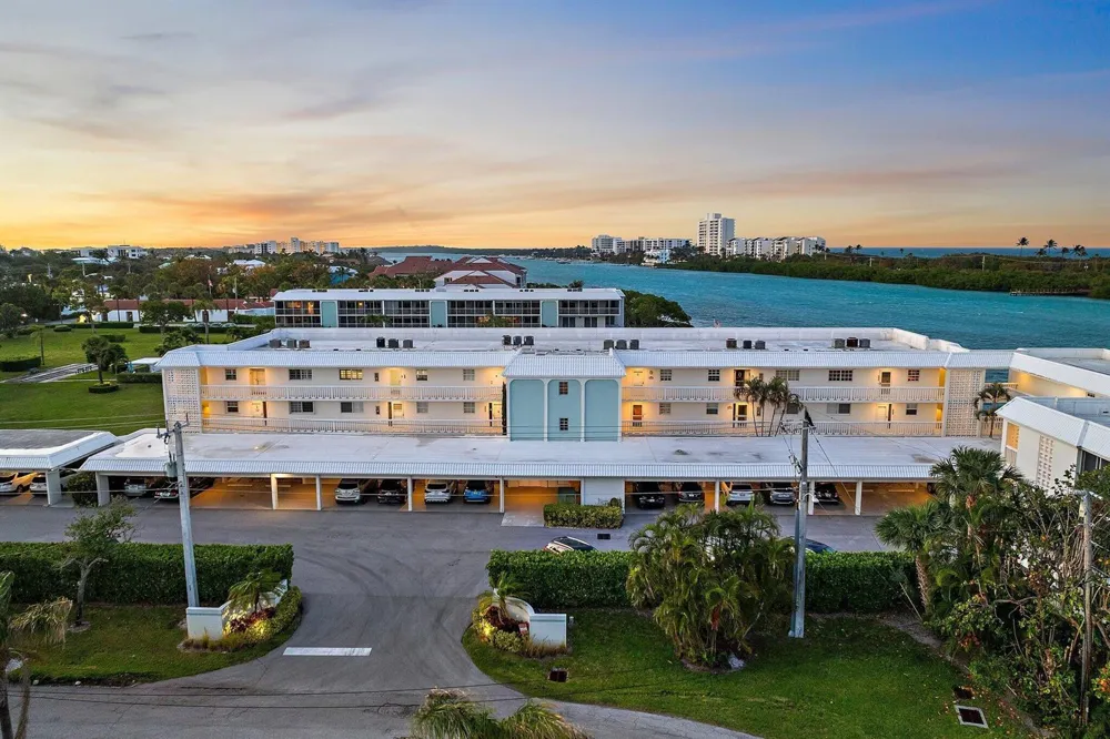100 Waterway Road #E305 Tequesta, FL 33469