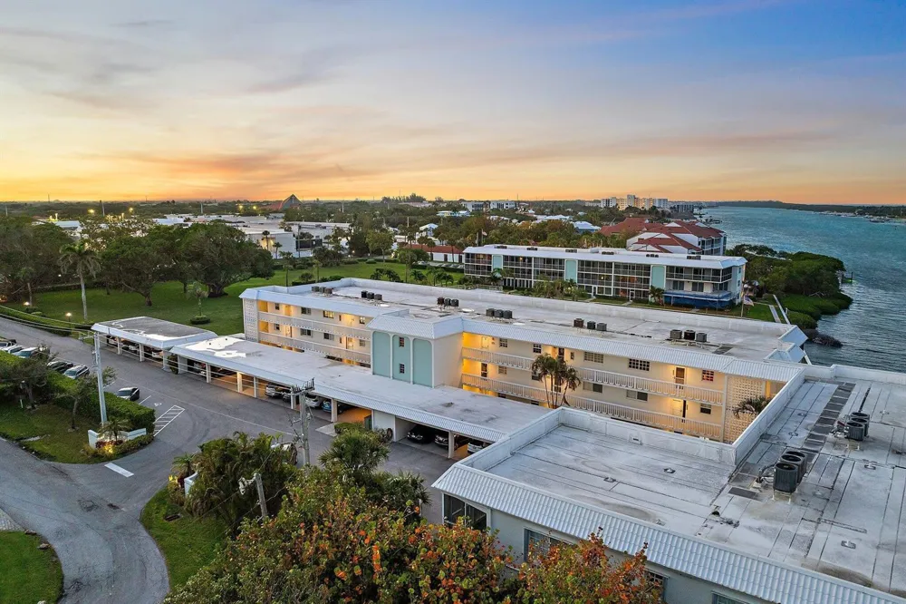 100 Waterway Road #E305 Tequesta, FL 33469