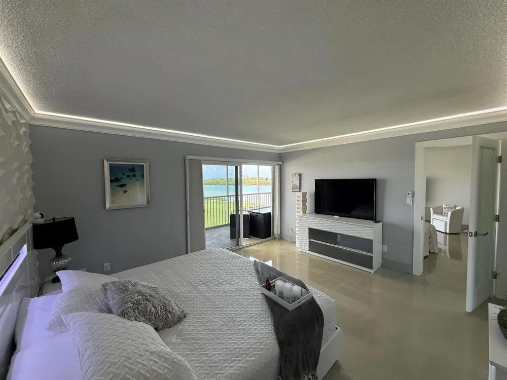 100 Waterway Road #E305 Tequesta, FL 33469