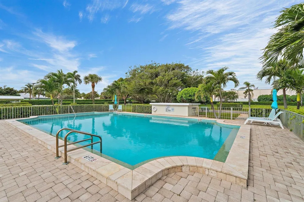 100 Waterway Road #E305 Tequesta, FL 33469