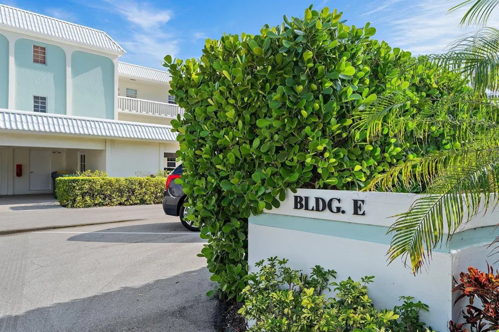 100 Waterway Road #E305 Tequesta, FL 33469