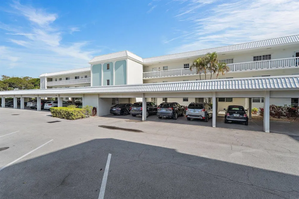 100 Waterway Road #E305 Tequesta, FL 33469