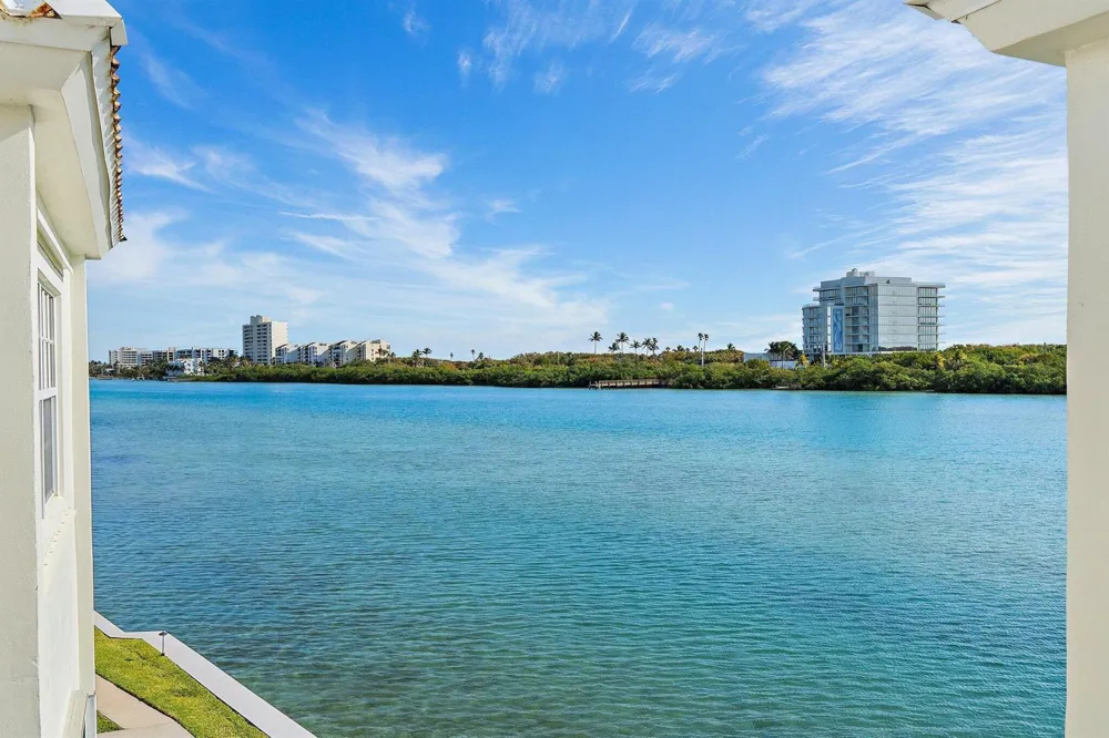 100 Waterway Road #E305 Tequesta, FL 33469