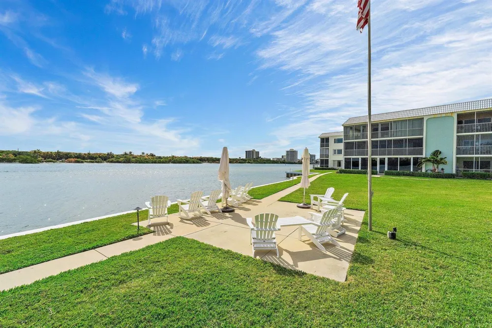 100 Waterway Road #E305 Tequesta, FL 33469