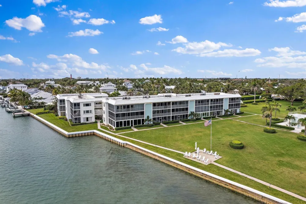 100 Waterway Road #E305 Tequesta, FL 33469