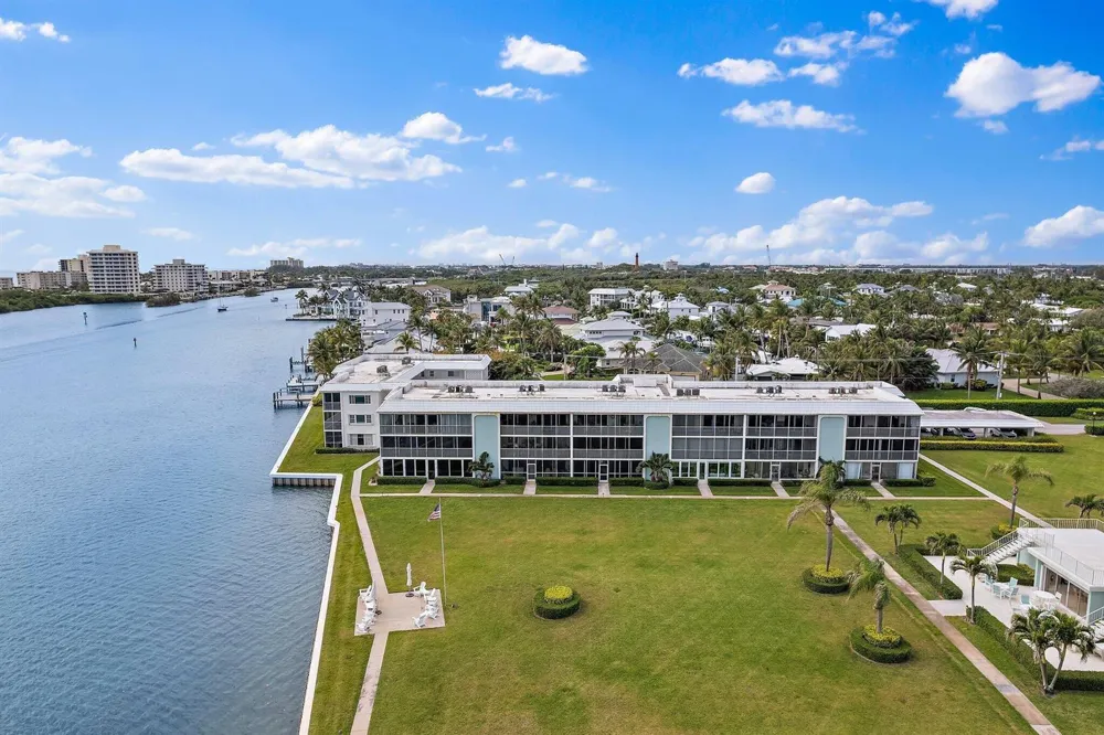 100 Waterway Road #E305 Tequesta, FL 33469