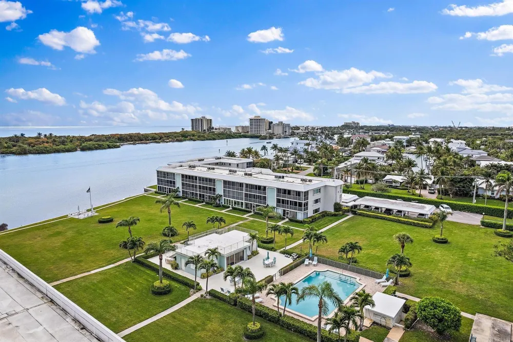 100 Waterway Road #E305 Tequesta, FL 33469