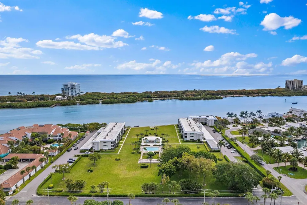 100 Waterway Road #E305 Tequesta, FL 33469