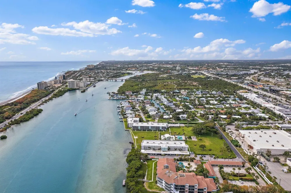 100 Waterway Road #E305 Tequesta, FL 33469