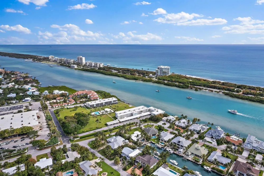 100 Waterway Road #E305 Tequesta, FL 33469