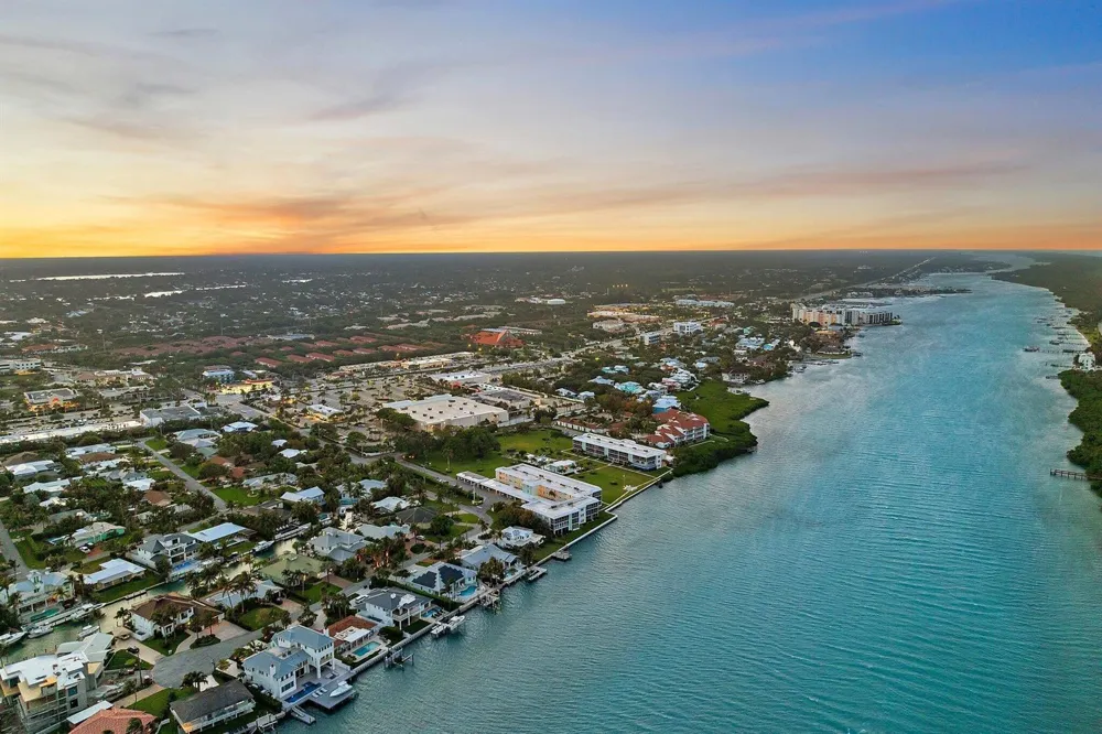100 Waterway Road #E305 Tequesta, FL 33469