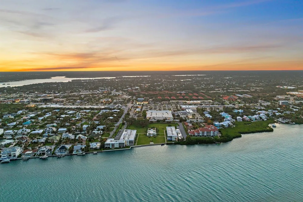 100 Waterway Road #E305 Tequesta, FL 33469