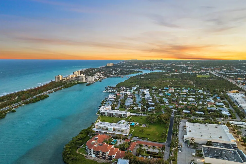 100 Waterway Road #E305 Tequesta, FL 33469