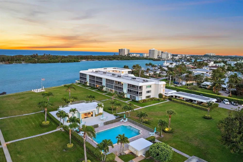100 Waterway Road #E305 Tequesta, FL 33469